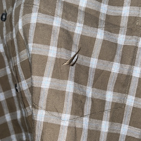 Nautica Plaid Long Sleeve Button Down • Size: M • Used - Picture 5 of 7